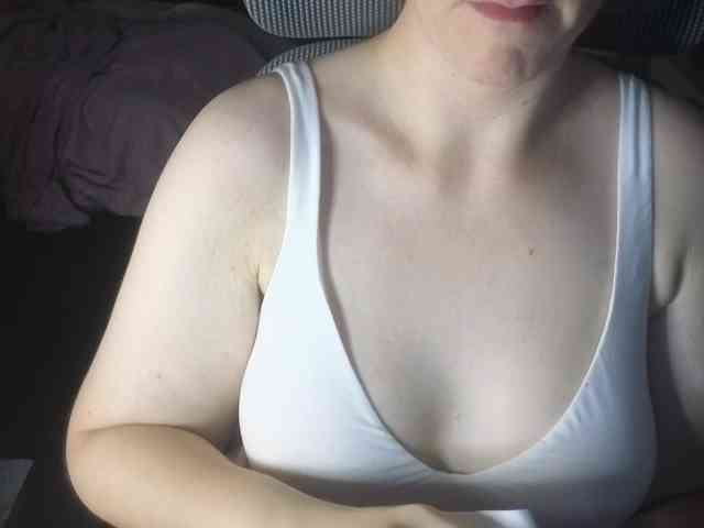 PassionateMommy webcam