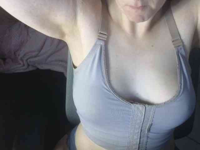 PassionateMommy webcam