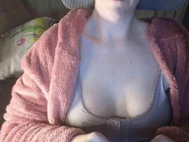 PassionateMommy webcam