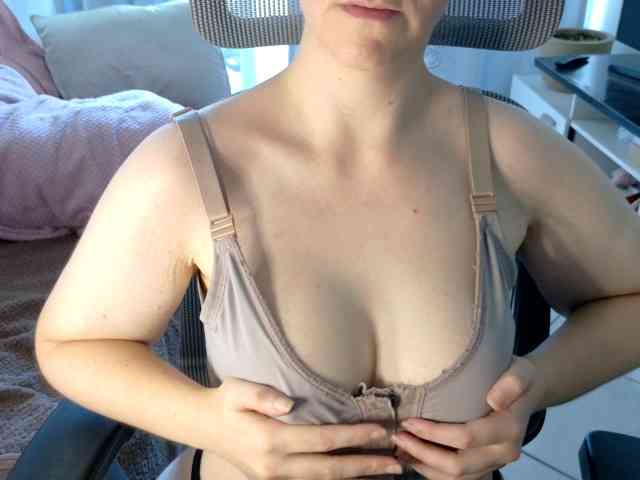 PassionateMommy webcam