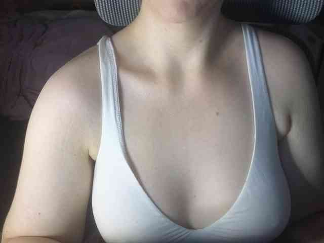 PassionateMommy webcam