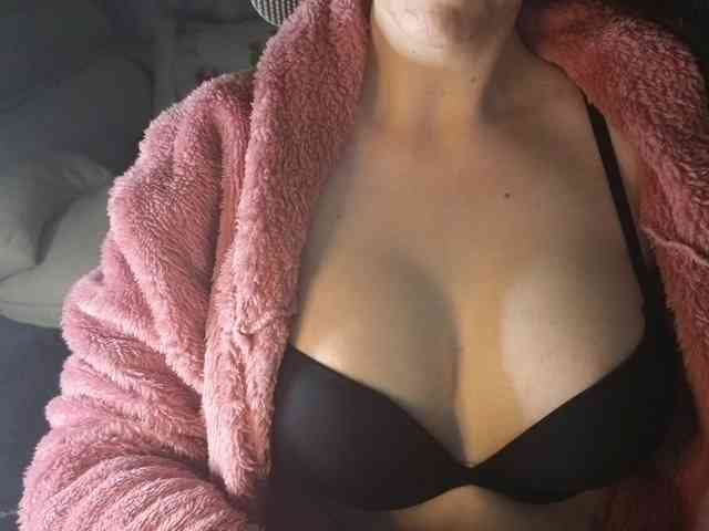 striptease live CreamyWoman