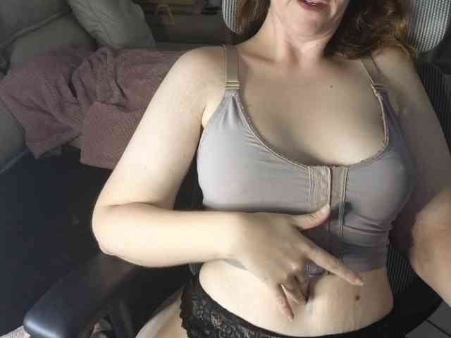 PassionateMommy webcam