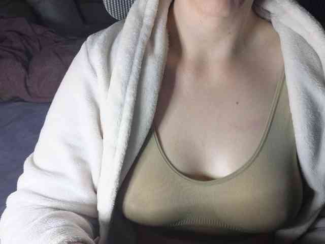 PassionateMommy webcam