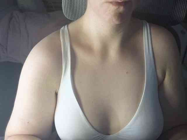 PassionateMommy webcam