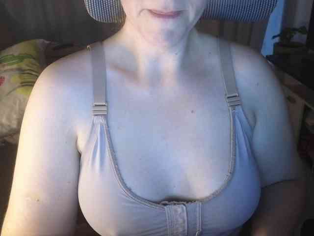 PassionateMommy webcam