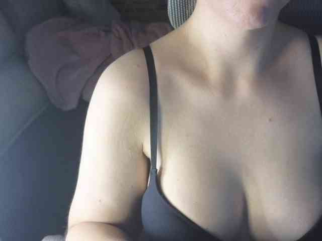 PassionateMommy webcam