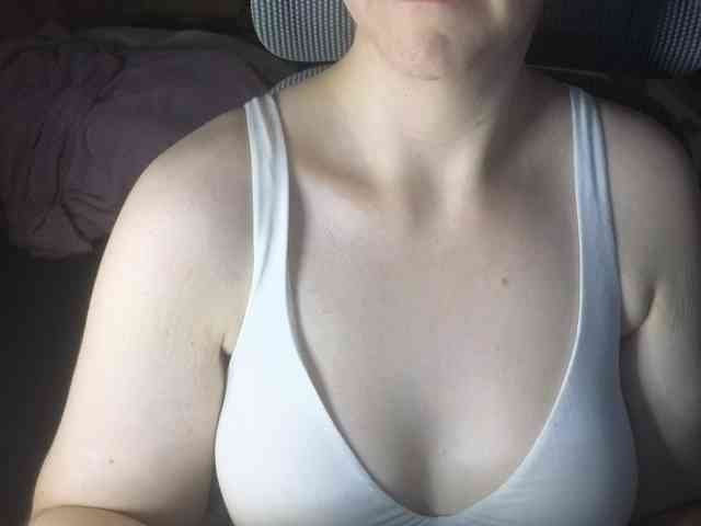 PassionateMommy webcam