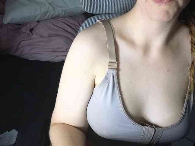 PassionateMommy webcam