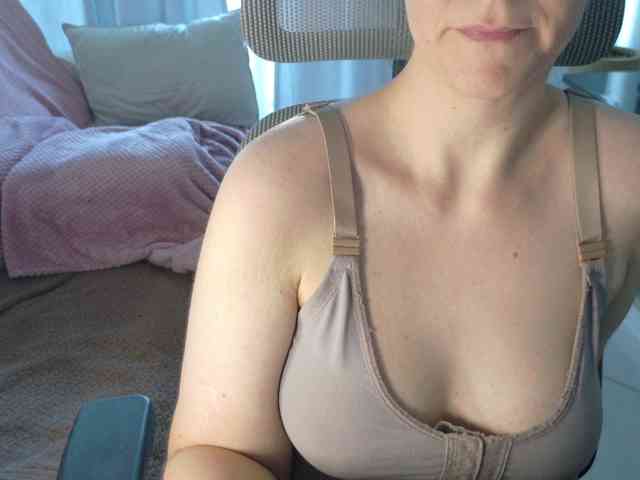 PassionateMommy webcam