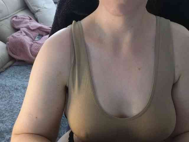 PassionateMommy webcam