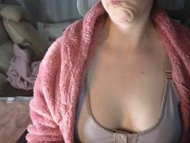 PassionateMommy webcam