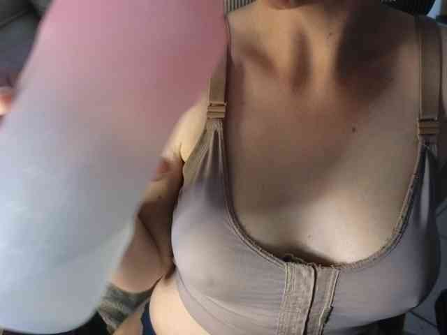 PassionateMommy webcam