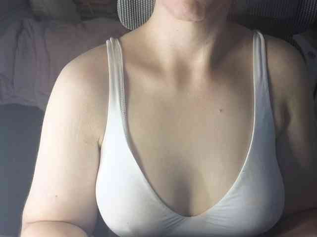 PassionateMommy webcam