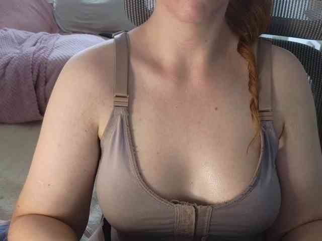 PassionateMommy webcam