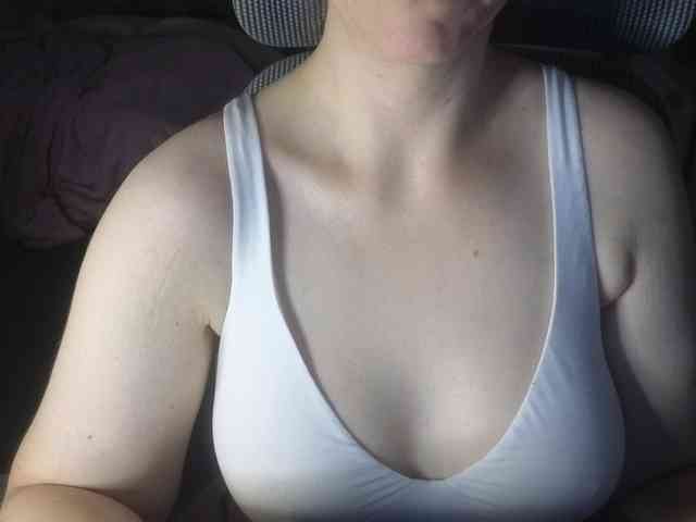 PassionateMommy webcam