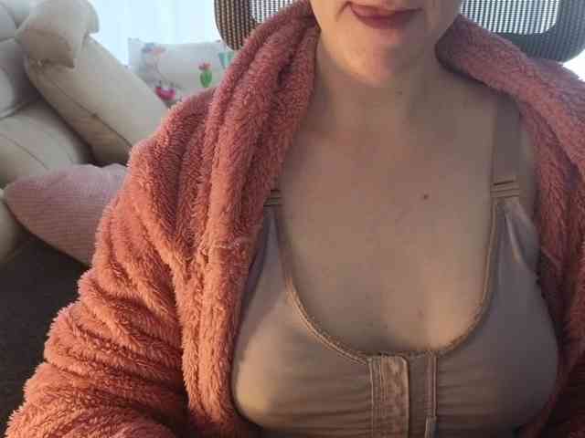 PassionateMommy webcam