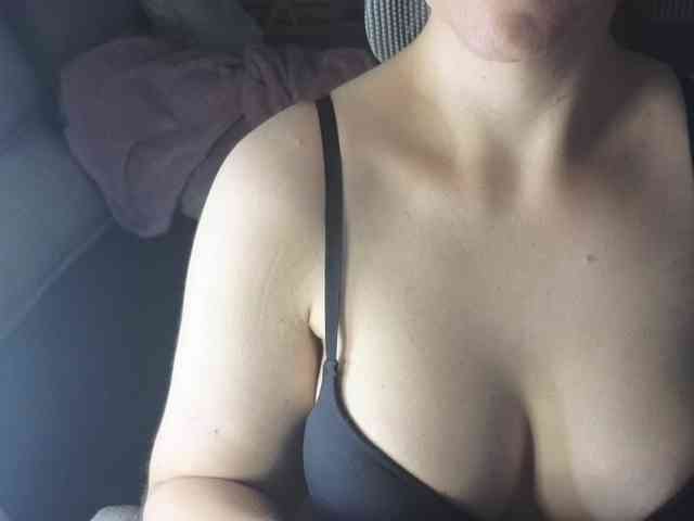 PassionateMommy webcam