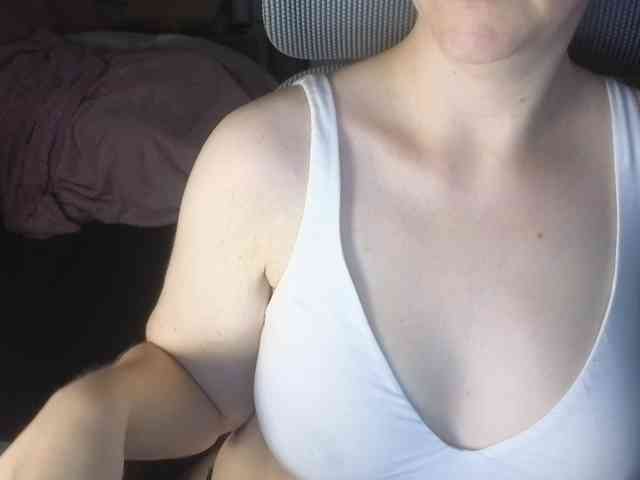 PassionateMommy webcam