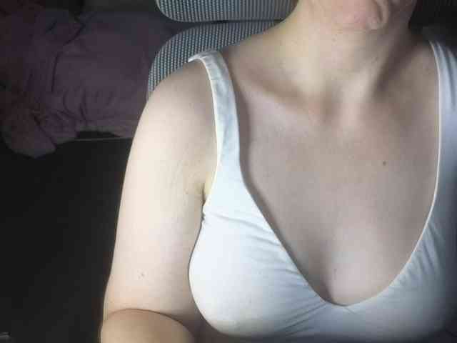 PassionateMommy webcam