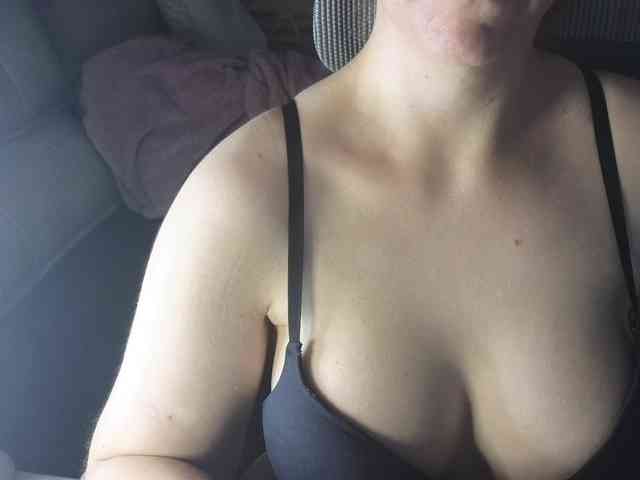 PassionateMommy webcam