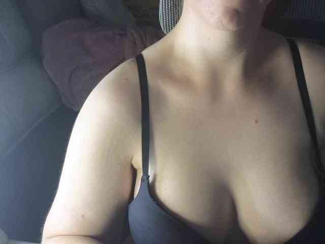 PassionateMommy webcam