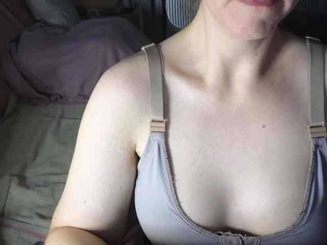 PassionateMommy webcam