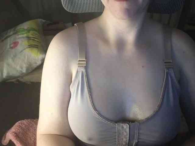 PassionateMommy webcam