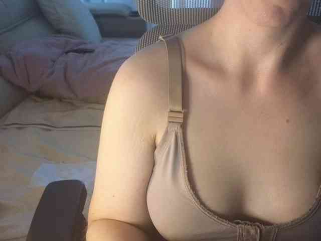 PassionateMommy webcam