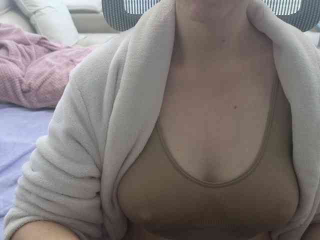 PassionateMommy webcam