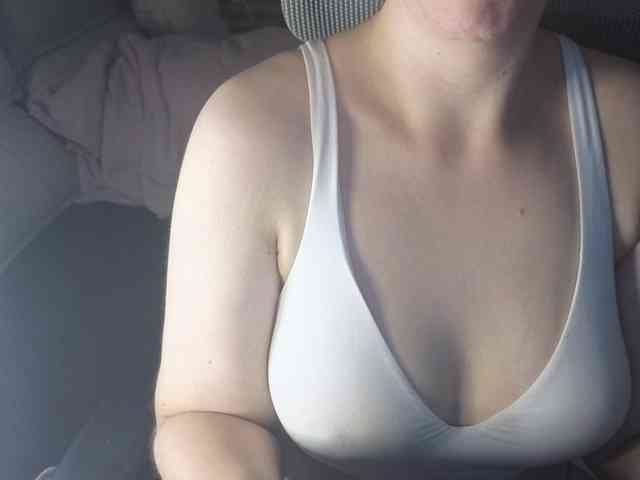 PassionateMommy webcam