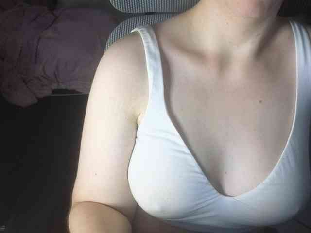 PassionateMommy webcam