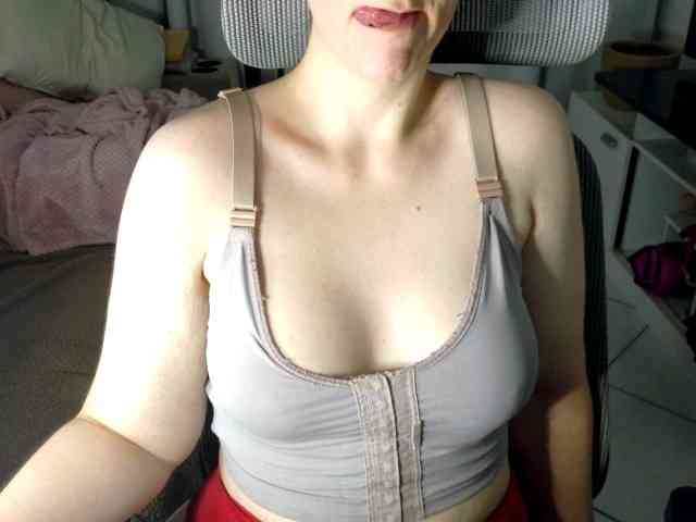 CreamyWoman Live Webcam on BongaCams