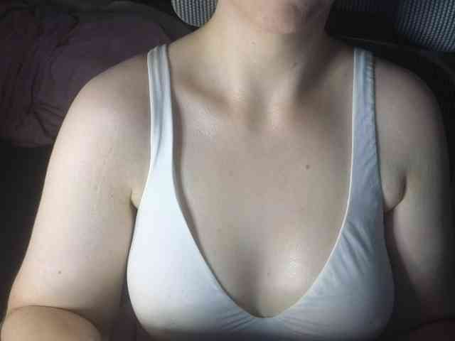 PassionateMommy webcam