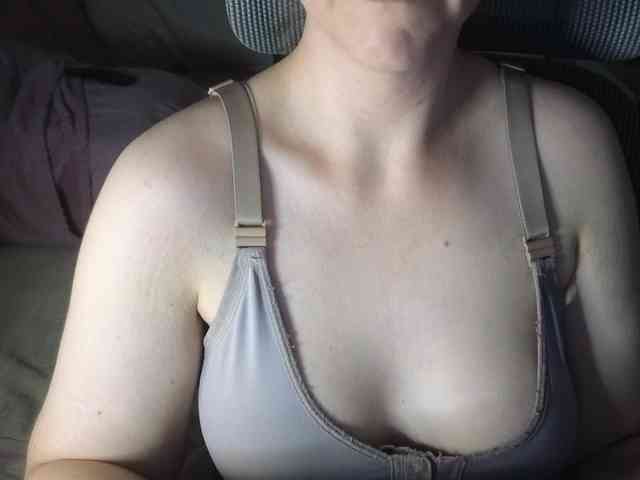 PassionateMommy webcam