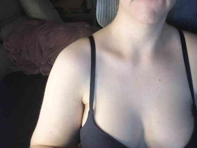 PassionateMommy webcam