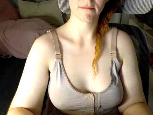 PassionateMommy webcam