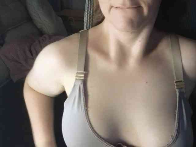 PassionateMommy webcam