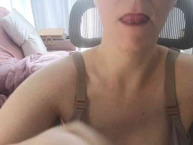 PassionateMommy webcam