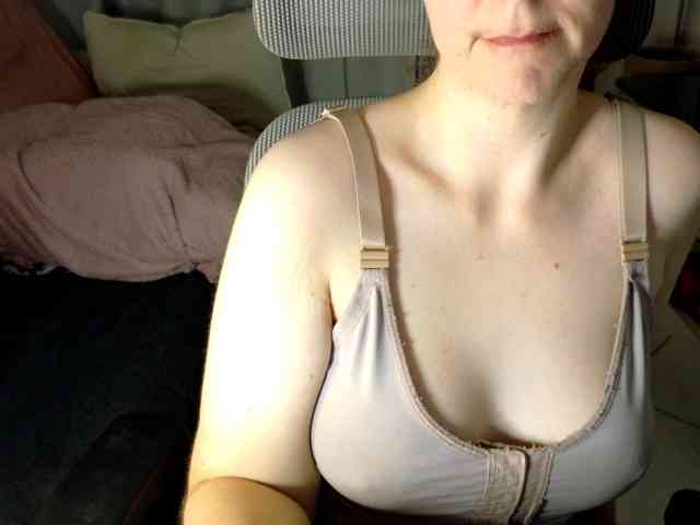 PassionateMommy webcam