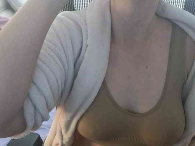 PassionateMommy webcam