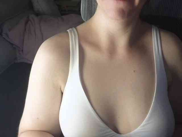 PassionateMommy webcam