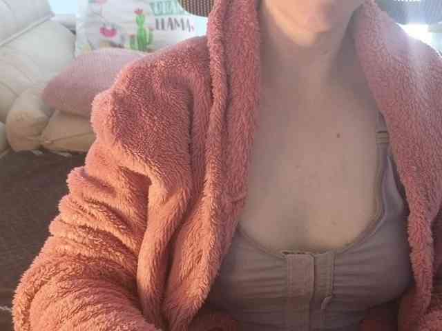 PassionateMommy webcam