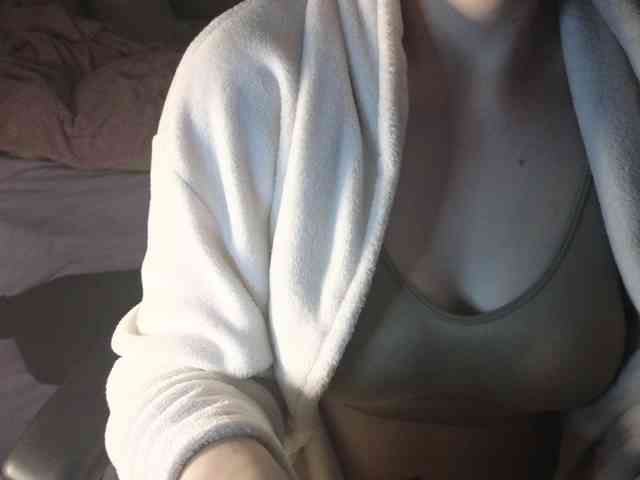 PassionateMommy webcam