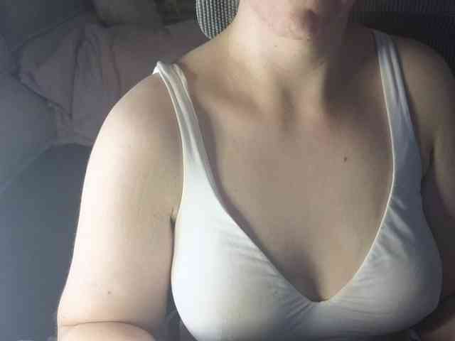 PassionateMommy webcam