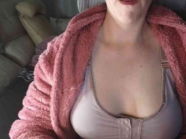 PassionateMommy webcam