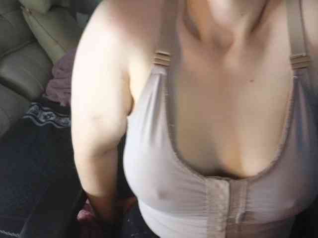 PassionateMommy webcam