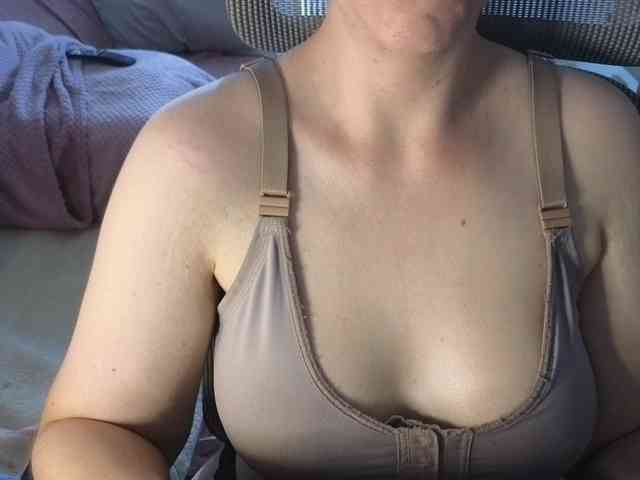 CreamyWoman Live Webcam on BongaCams