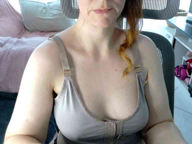 PassionateMommy webcam