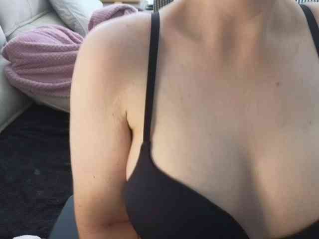 PassionateMommy webcam